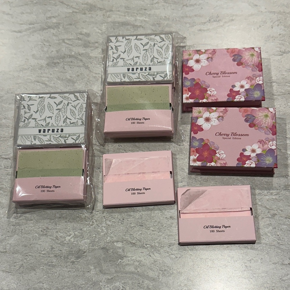Cherry Blossom Oil Blotting Papers Set Of 12